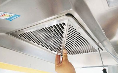 蘭州排油煙管道內積累油煙危害大 蘭州排油煙管(guǎn)道內積累油煙危害大